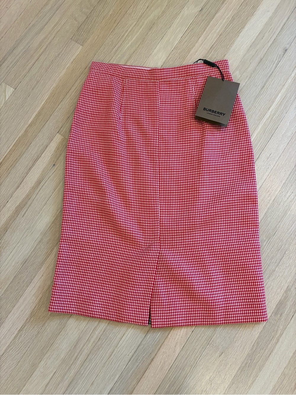 NWT Burberry Black Red Houndstooth Pencil Skirt 100% Wool